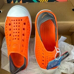 Kids Sketchers Foamies Size 2 Shoes Never Worn